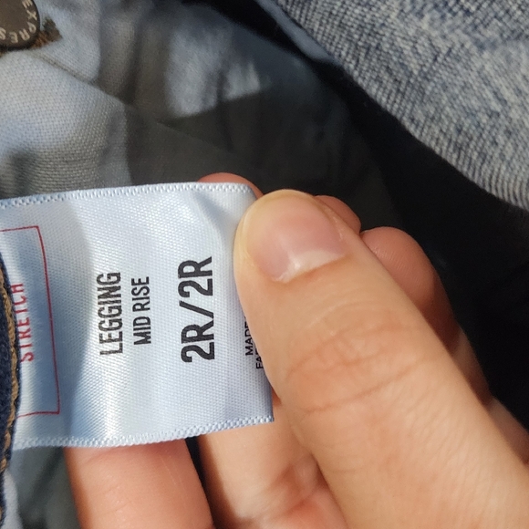 Express Mid Rise Jeans - Picture 2 of 3